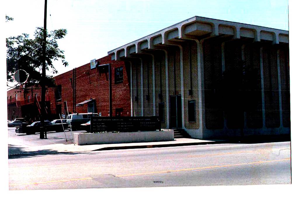 1520 Cloverfield corner, the original building before Gehry's stainless-steel recladding, circa late 1980s